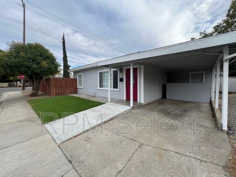 3800 13th Ave - Photo 2 of 23