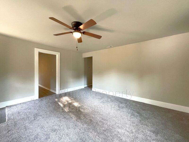 706 Hillside St - Photo 3 of 19