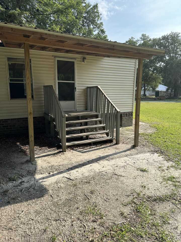 1929 Arthur Lawrence Drive - Photo 2 of 21