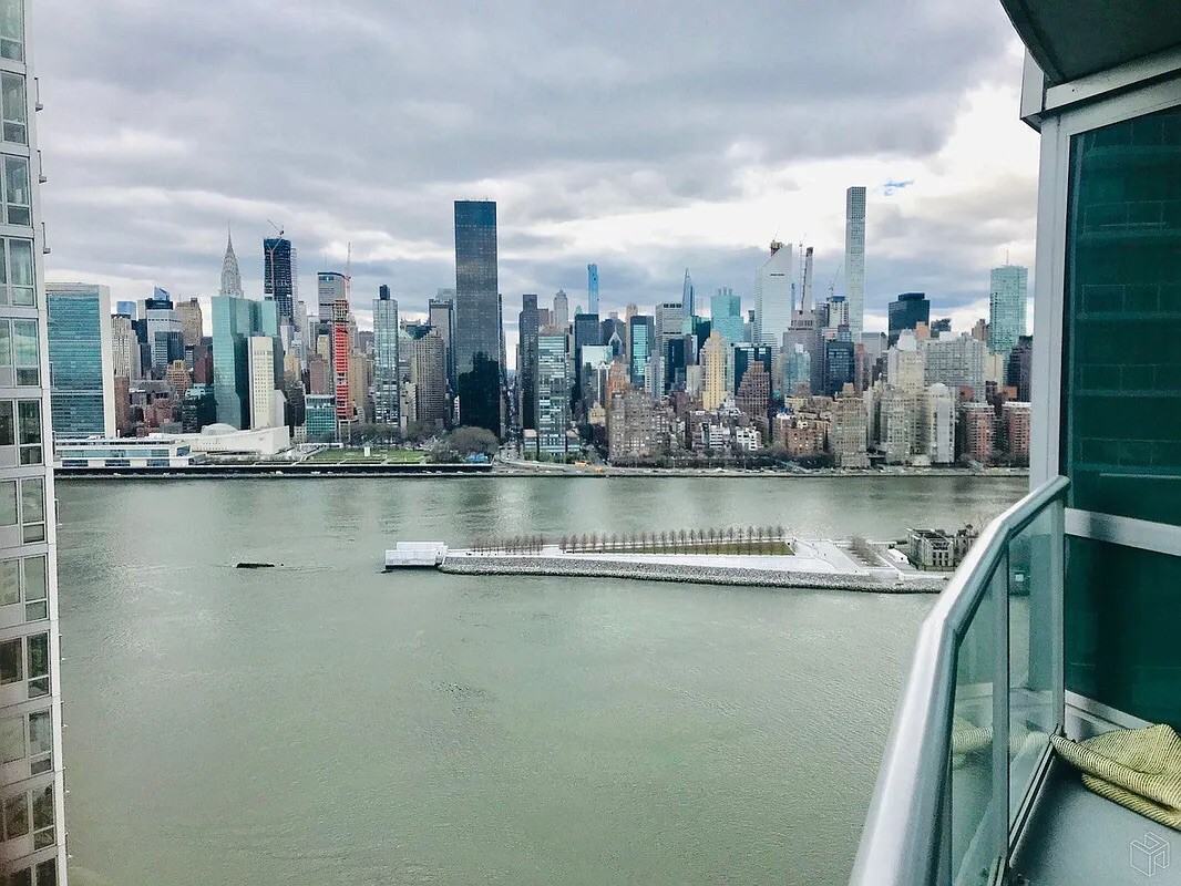 Commercial St - Photo 4 of 13