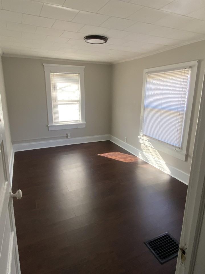 426 & 428 West Trail Street #428 - Photo 5 of 9