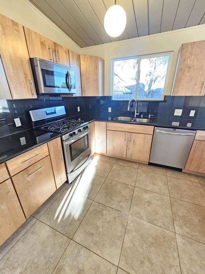 4100 Wilson Ln #1 - Photo 4 of 15