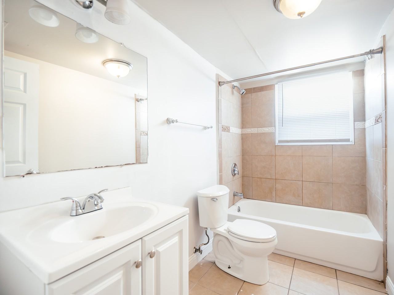 1634 Crest Hill Ave #2 - Photo 5 of 10