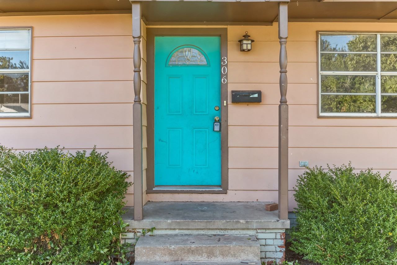 306 E Jacobs Dr #1 - Photo 3 of 30