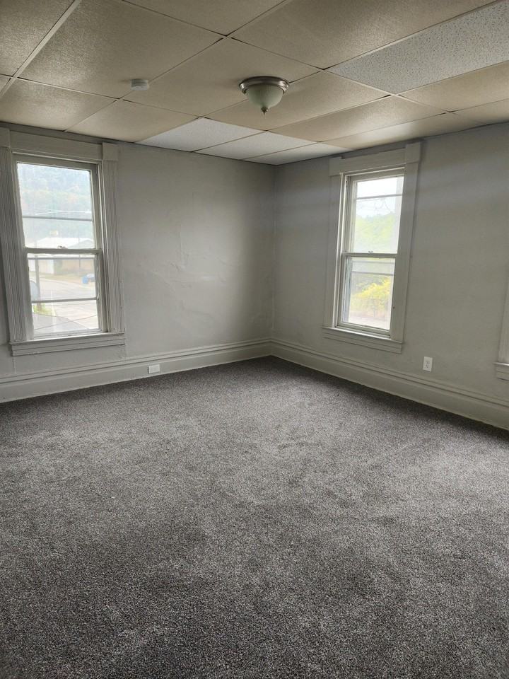 214 6th Street #214 - Photo 4 of 11