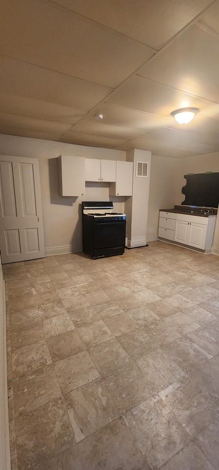 214 6th Street #214 - Photo 5 of 11