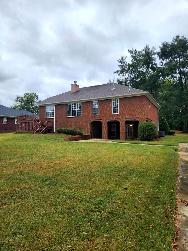 350 Swindall Cir #1 - Photo 2 of 24