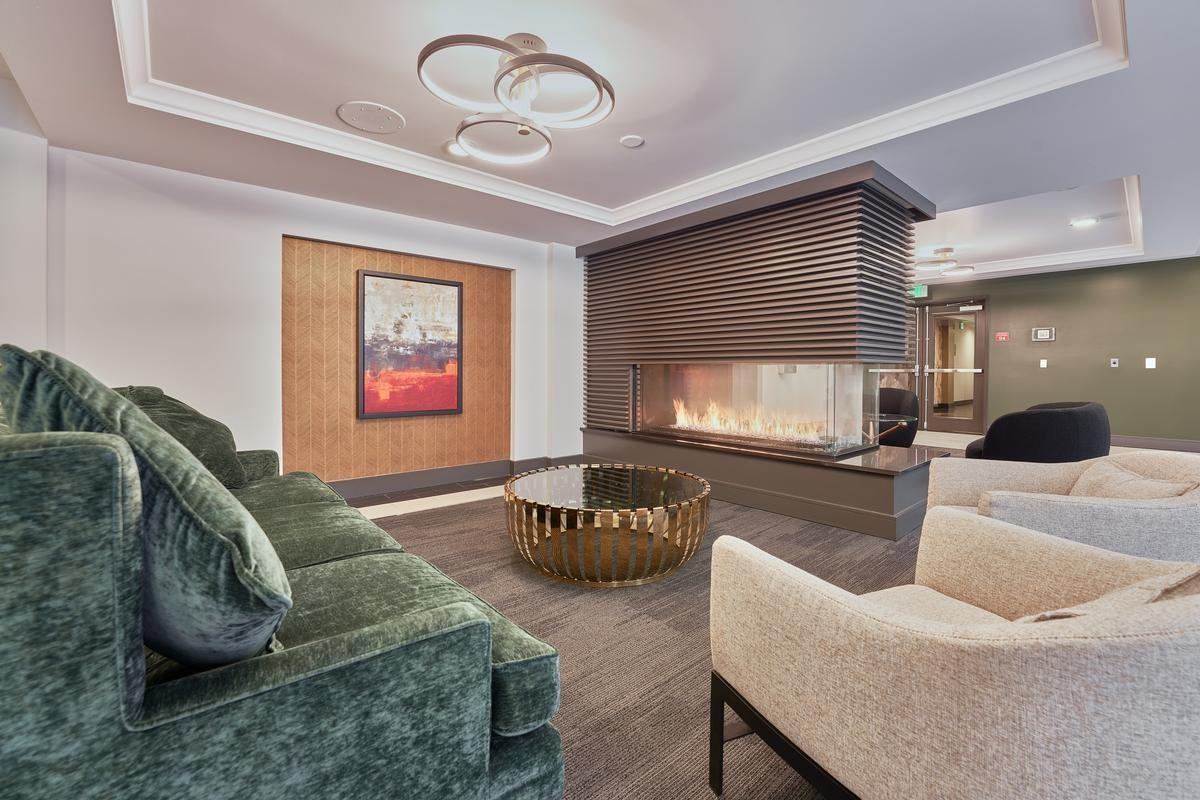 10655 Main St - Photo 5 of 36