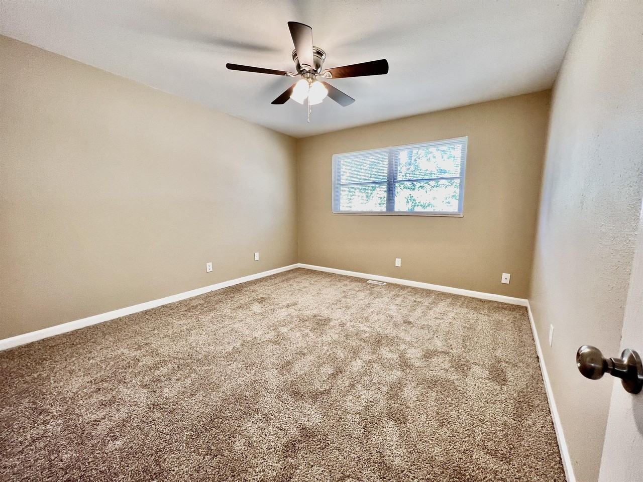 608 Shenandoah Ave #1 - Photo 7 of 10