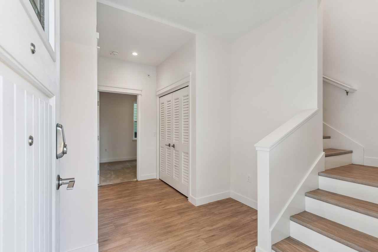 601 Lexington Ave #5 - Photo 6 of 12