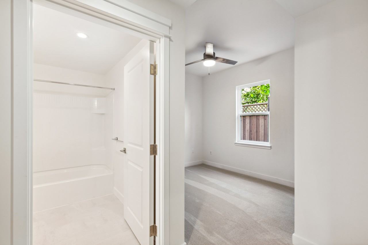 601 Lexington Ave #5 - Photo 7 of 12