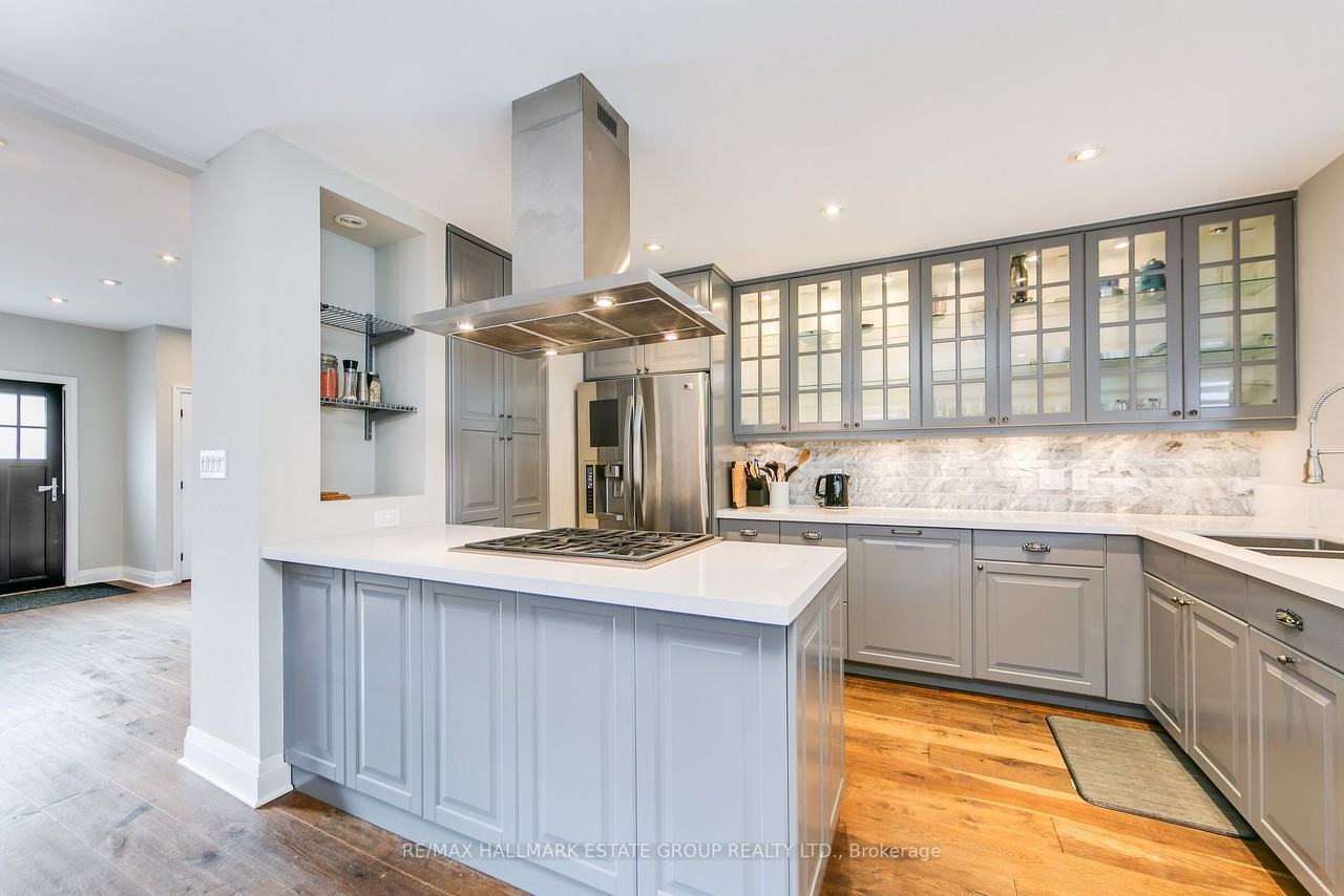 45 Saint Hubert Avenue - Photo 3 of 36