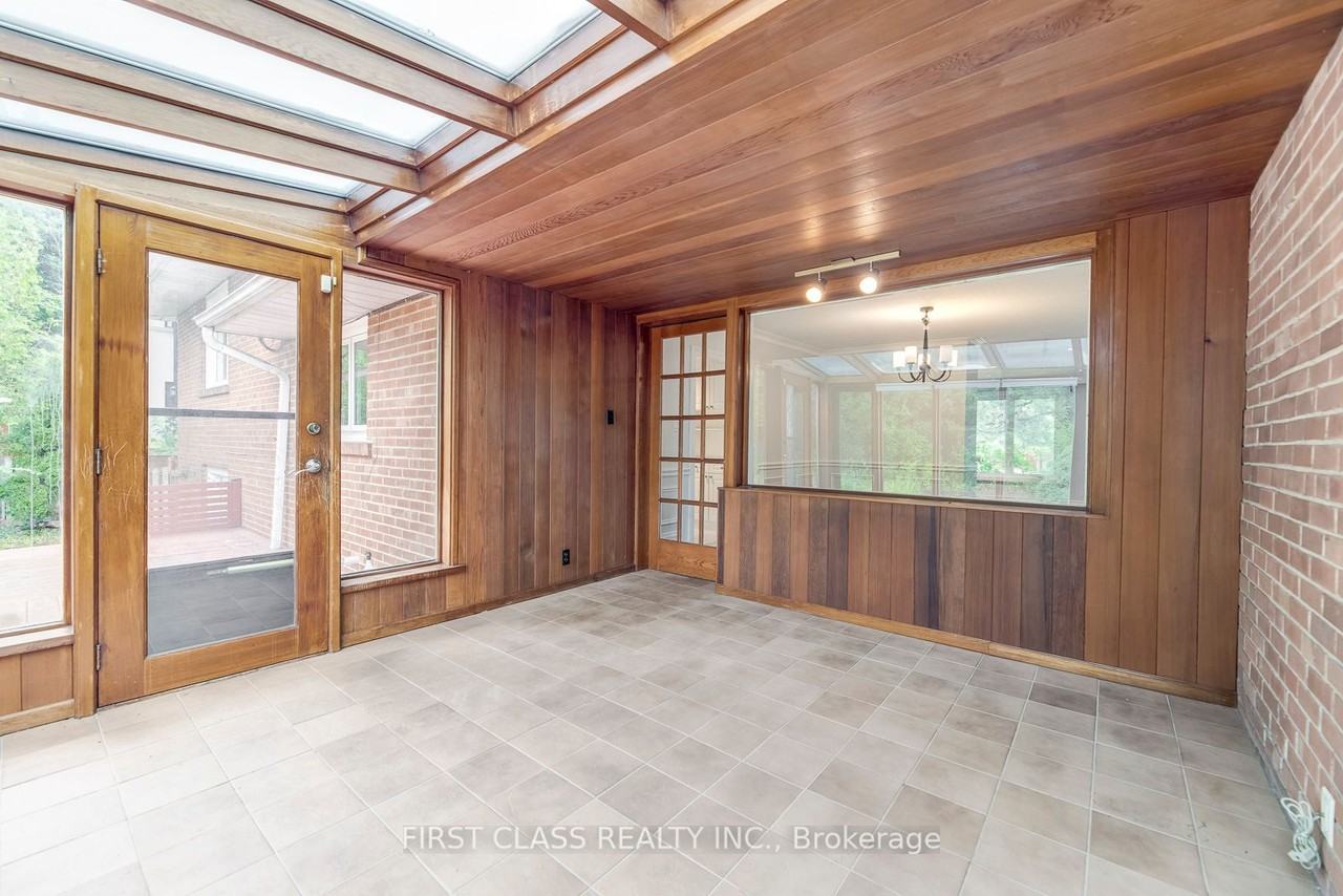 25 Whittaker Crescent - Photo 2 of 34