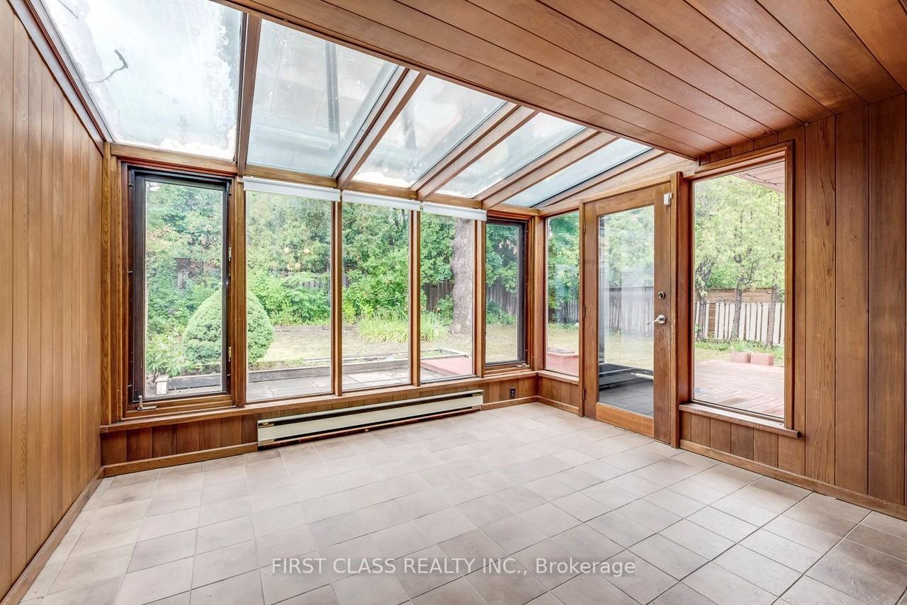 25 Whittaker Crescent - Photo 3 of 34