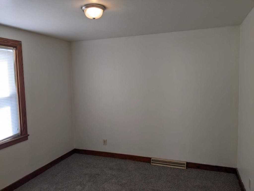 236 Quay St - Photo 3 of 12