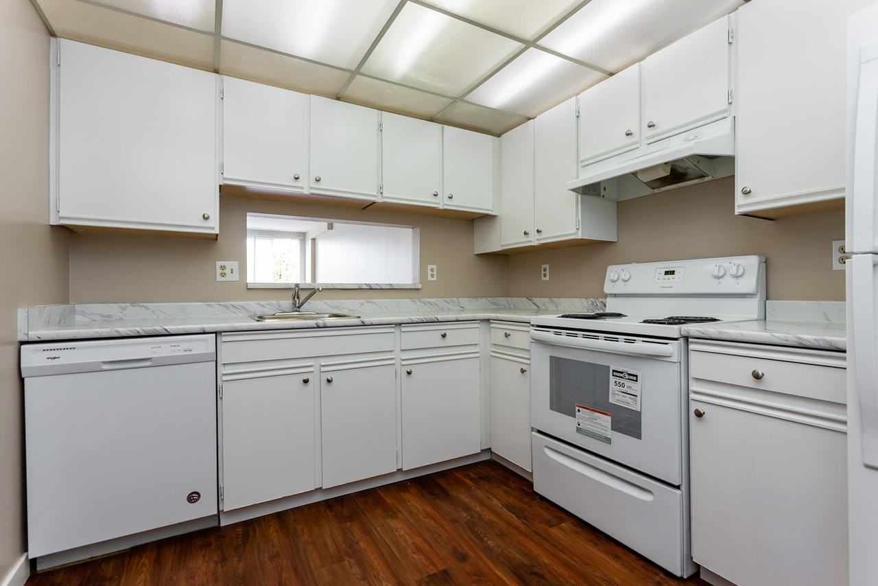 Elmwood Apartments 211 Eleventh St, New Westminster, BC V3M 6B3 Zumper