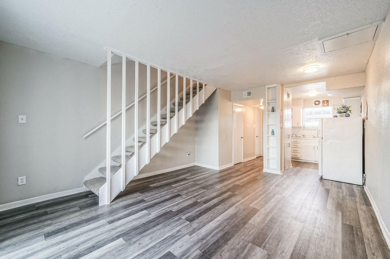 Bellestone Villas Apartments - Photo 3 of 18