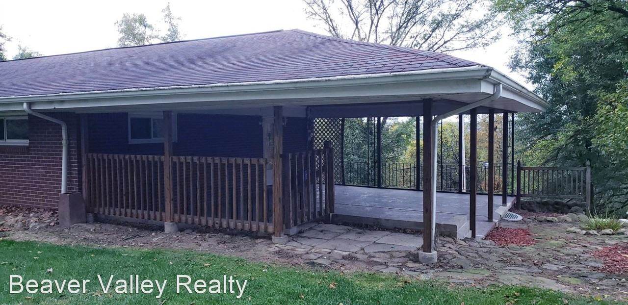 648 Monaca Rd - Photo 2 of 33