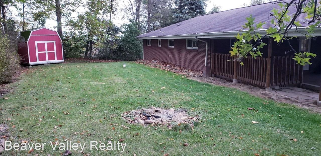 648 Monaca Rd - Photo 3 of 33