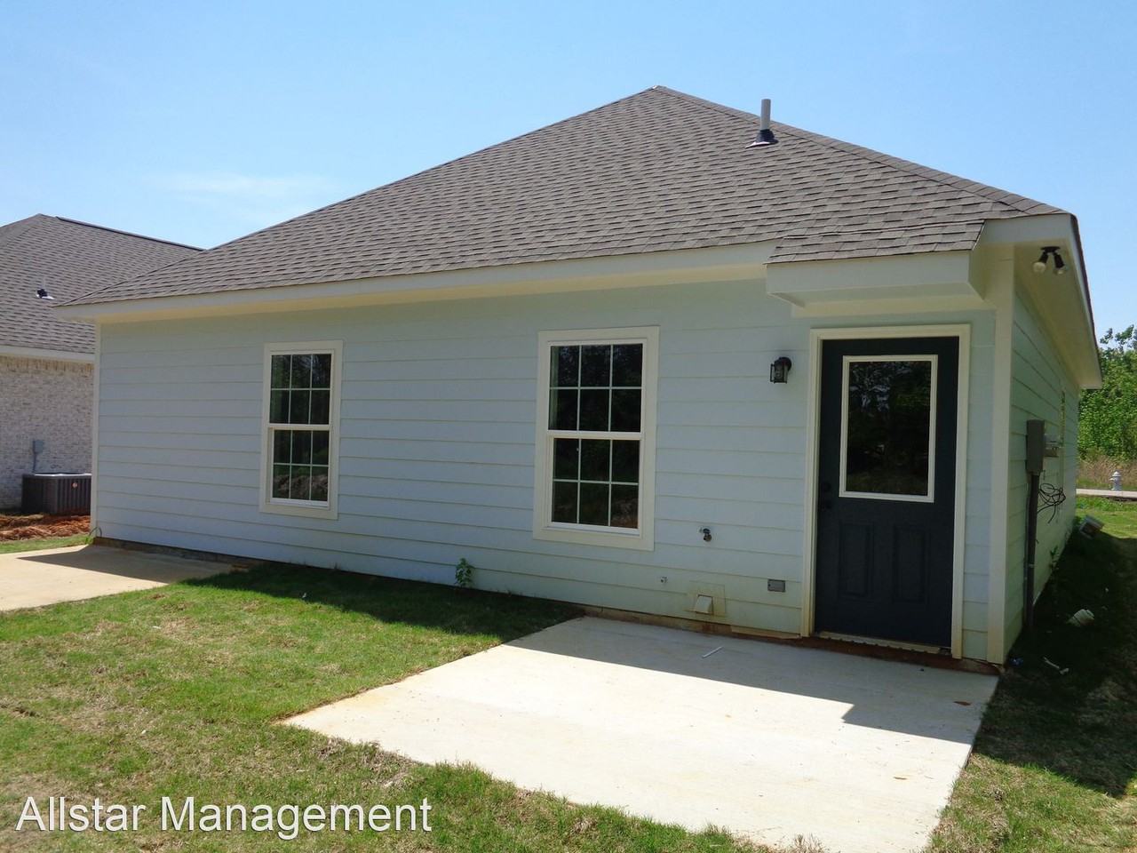 26 Locust Ln - Photo 2 of 17