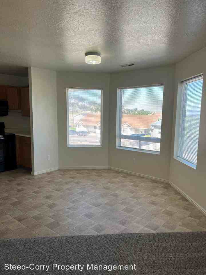 1181 & 1187 W. 425 S. - Photo 3 of 12