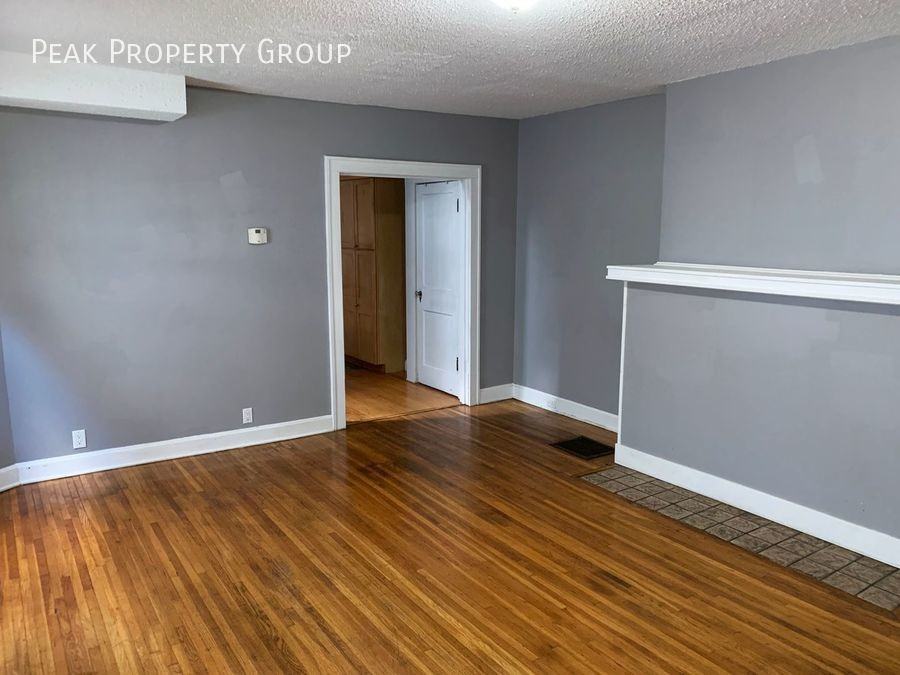 1497 Perry St - Photo 3 of 14