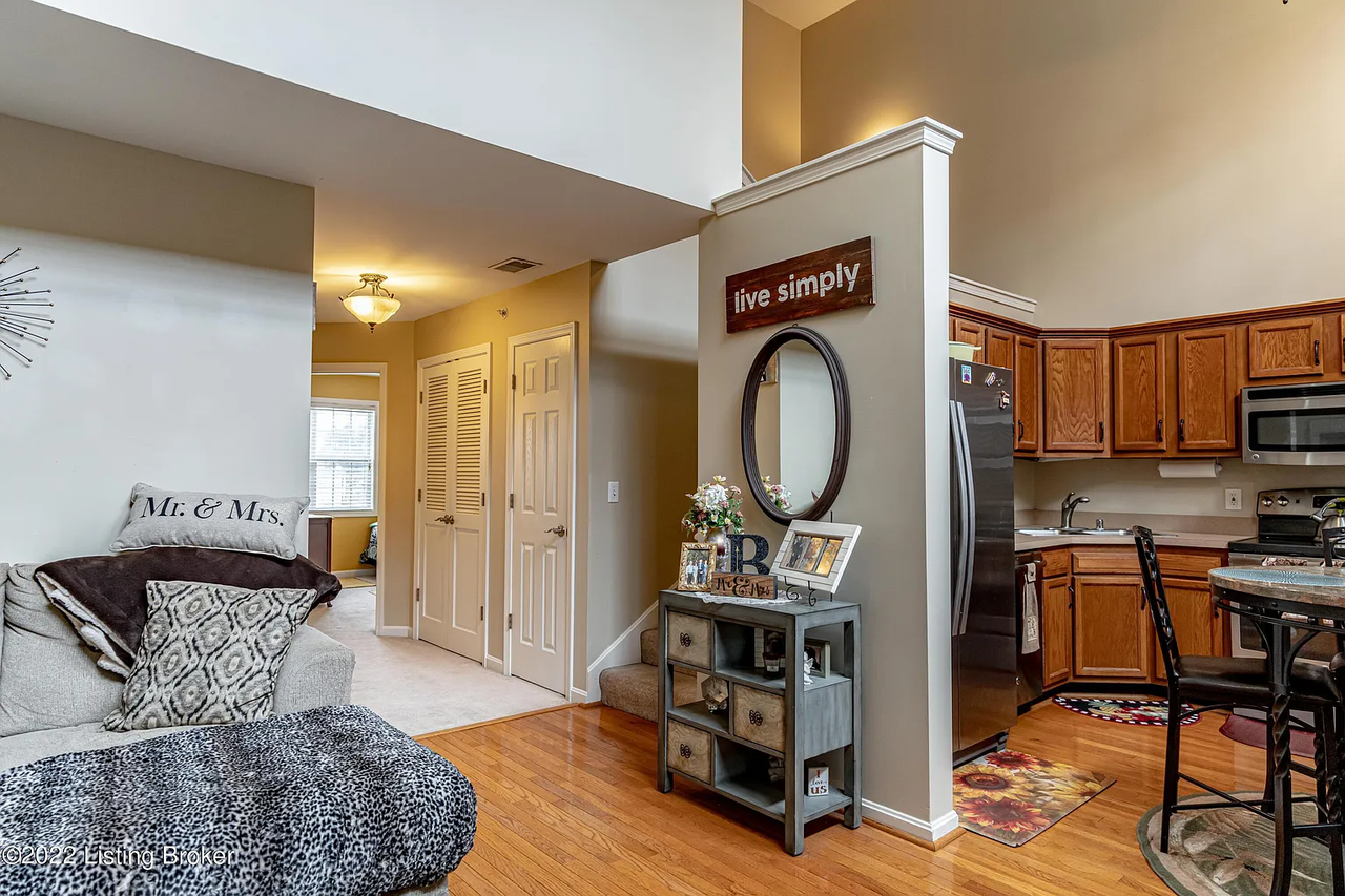 250 Crescent Hill Pl #201 - Photo 3 of 19