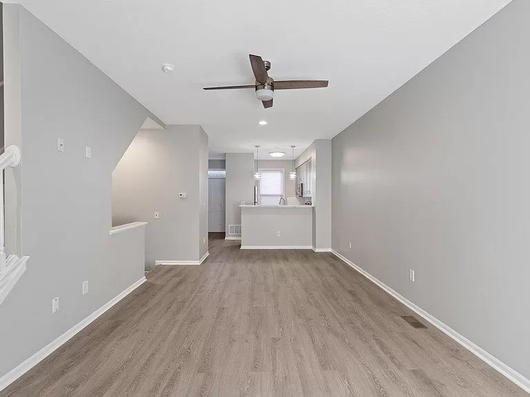 801 S Front St - Photo 2 of 28