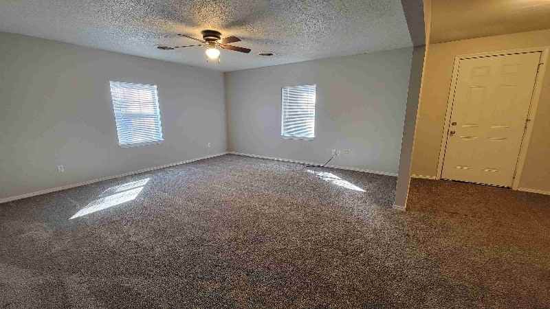 1023 Ne 3rd St - Photo 2 of 15