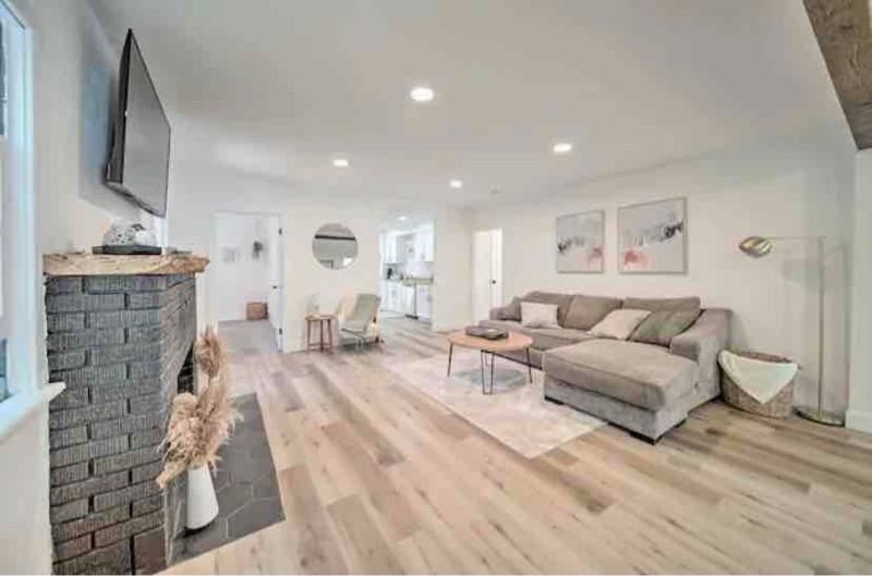 1414 S Colby Ave - Photo 2 of 15