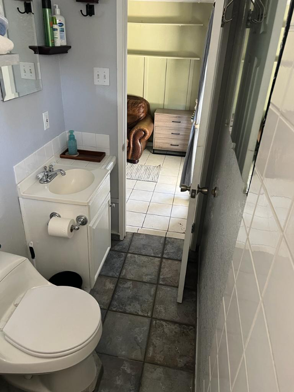 10814 Kane Ave - Photo 3 of 7