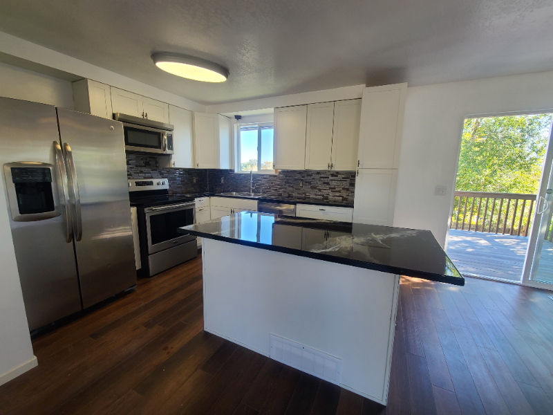 5453 Sw - Photo 4 of 25