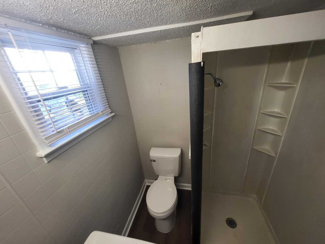 707 W Main St #1 - Photo 5 of 7