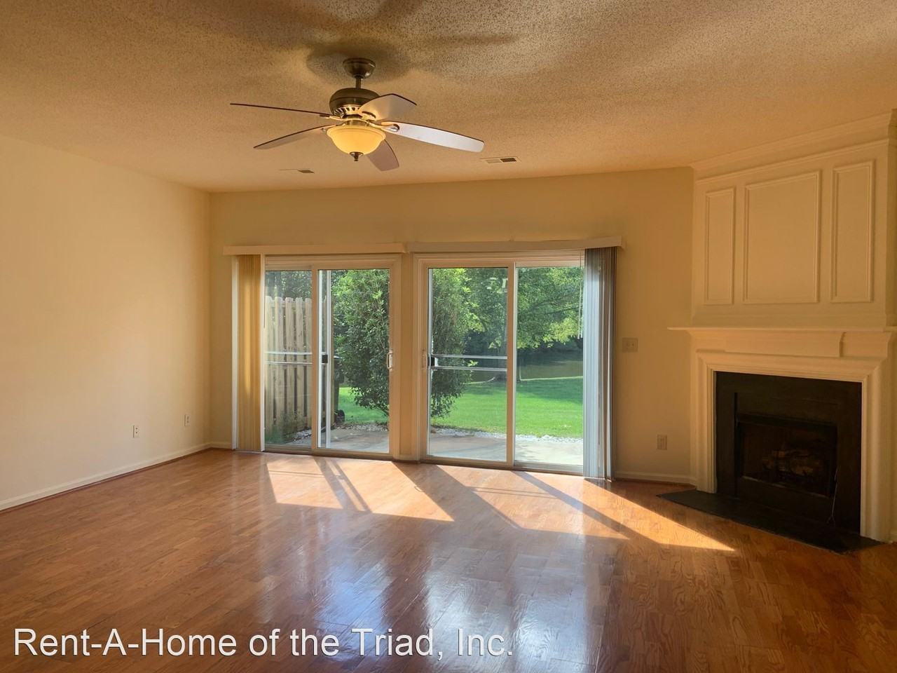 3938 Elizabeth Glen Way - Photo 2 of 10