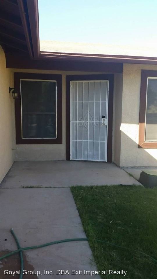 2410 W Heil Ave - Photo 2 of 23