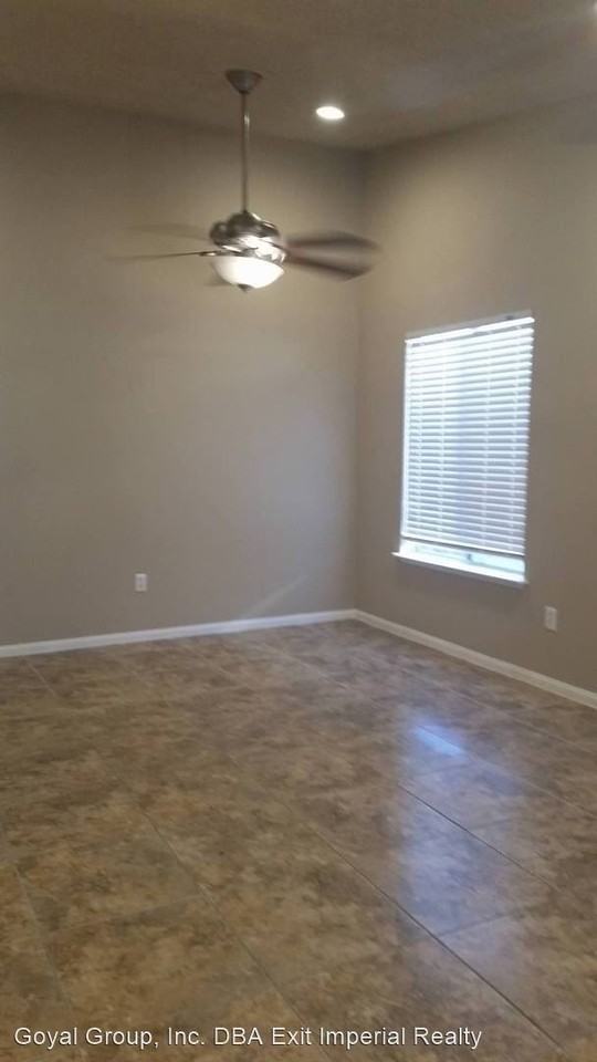 2410 W Heil Ave - Photo 3 of 23