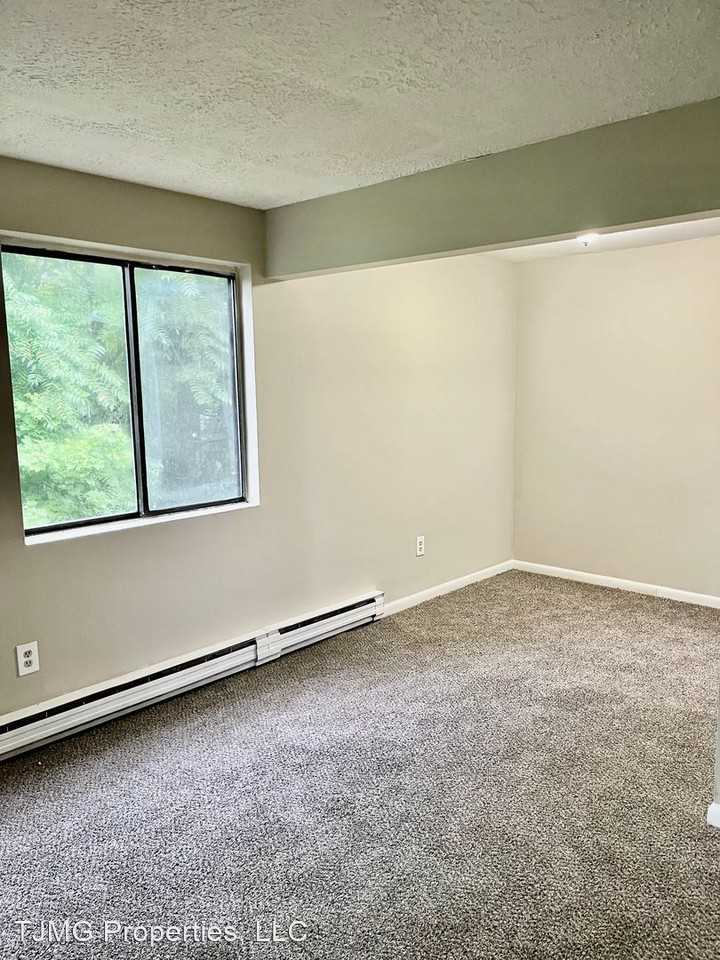 1206 Spring St - Photo 2 of 9