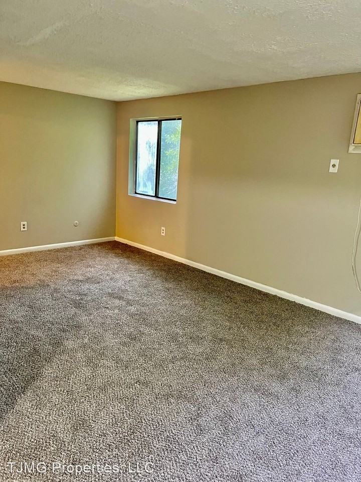 1206 Spring St - Photo 3 of 9