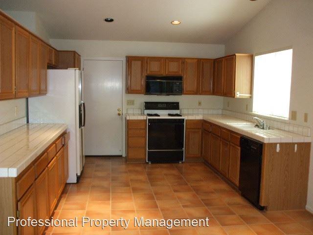 124 John Henry Cir - Photo 3 of 12