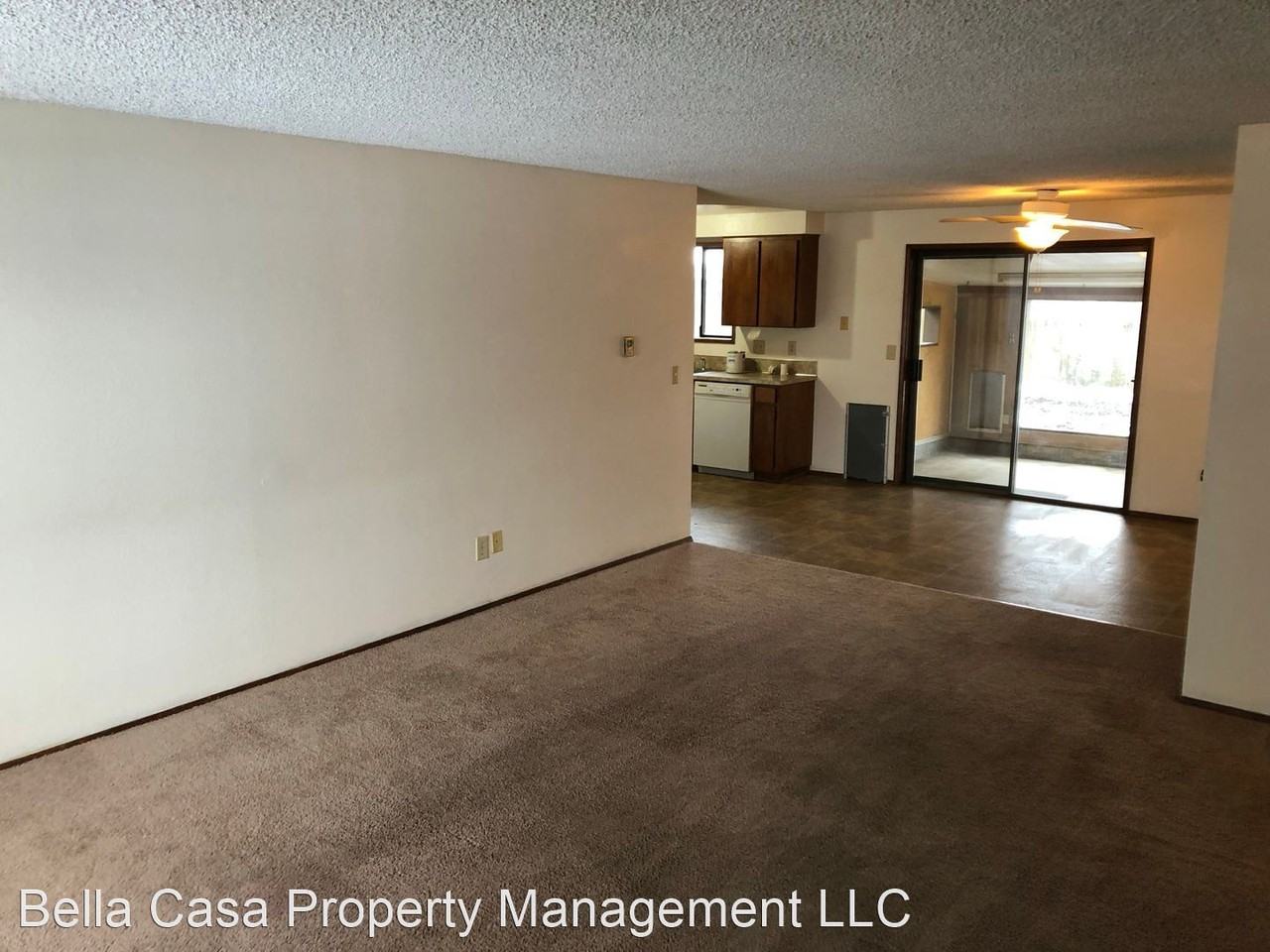 410/416 SE Debbie Street - Photo 2 of 14