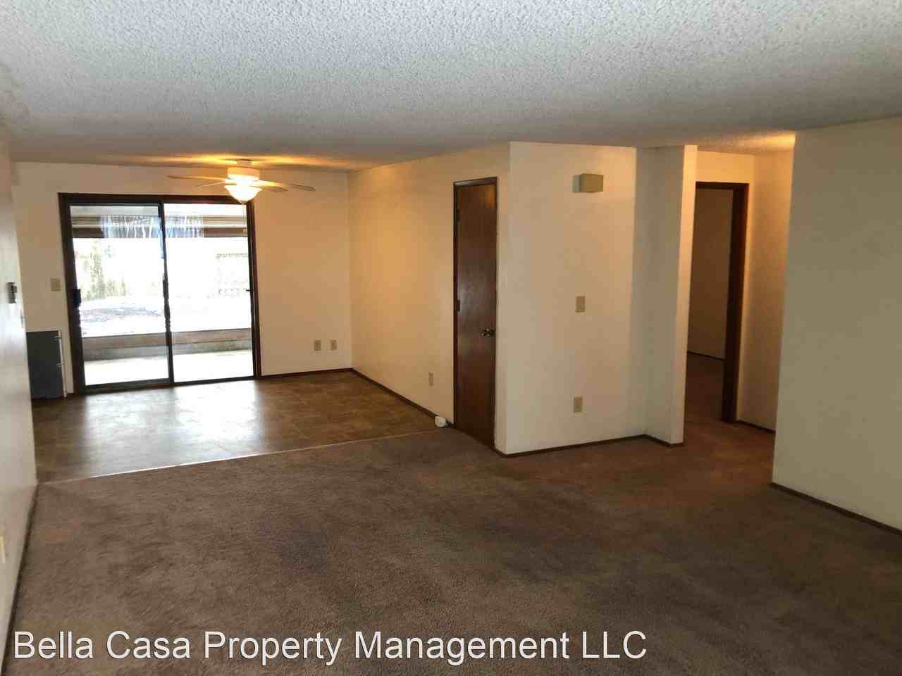 410/416 SE Debbie Street - Photo 3 of 14