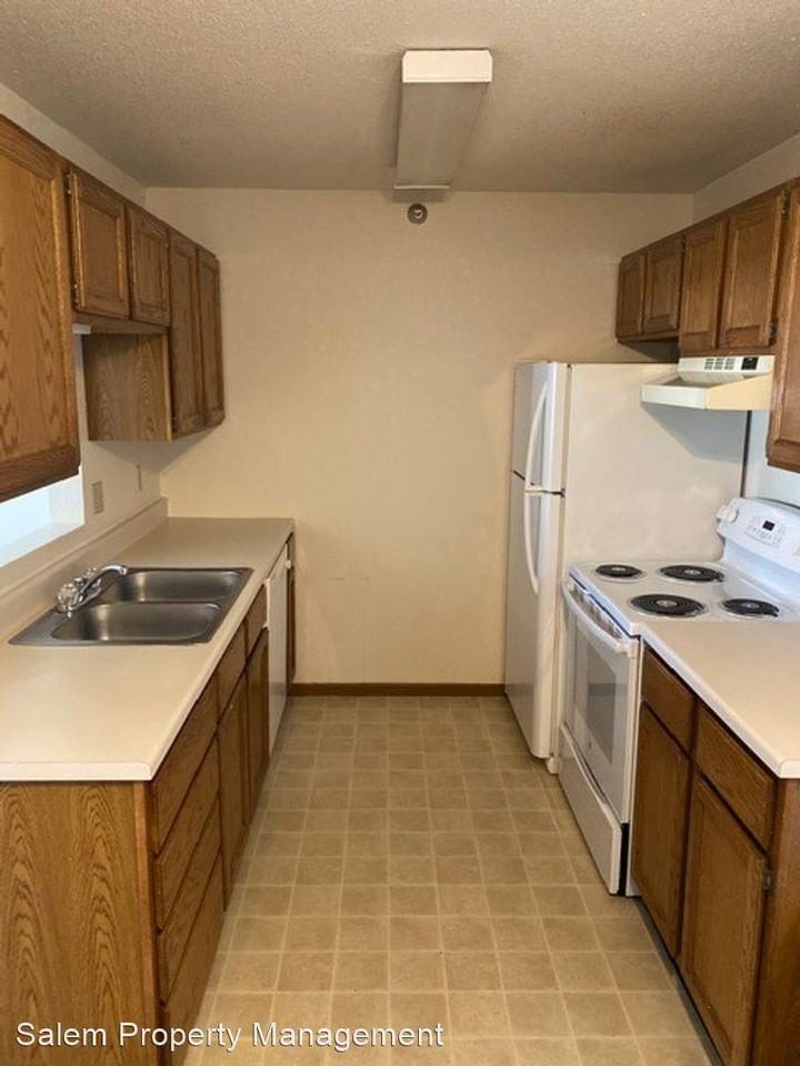 2807-09-11 Lincoln Way - Photo 2 of 6