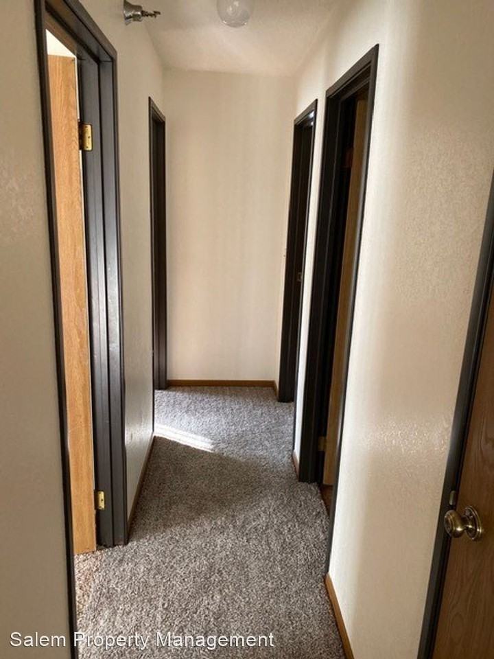 2807-09-11 Lincoln Way - Photo 3 of 6