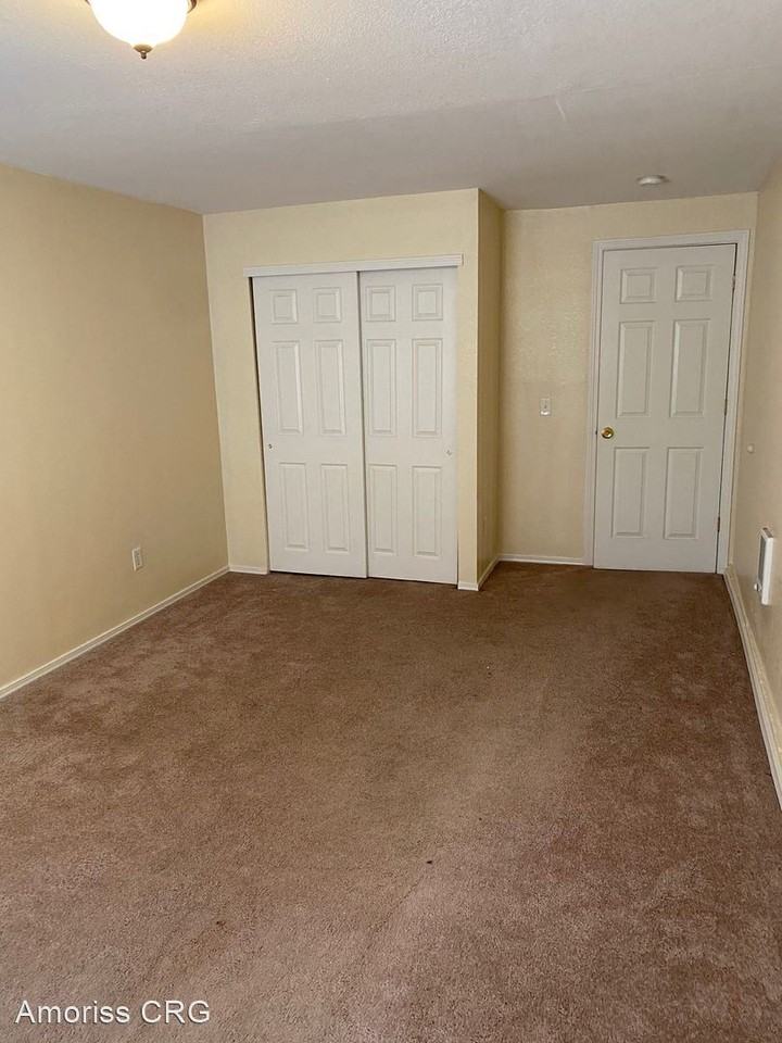 1106 Dry Hollow Rd - Photo 2 of 10