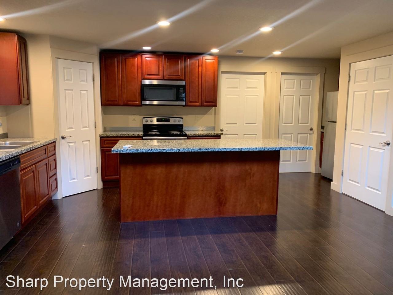 34-36 West Point Dr - Photo 3 of 13