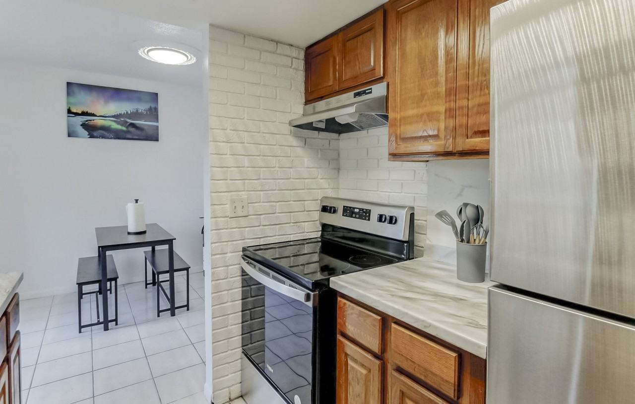 E Broad St - Photo 7 of 21