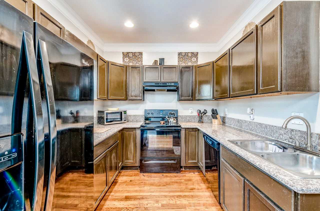 Laurel Ave Sw - Photo 4 of 8