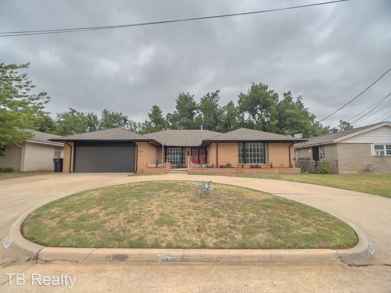 521 Sw 53rd St - Photo 2 of 40