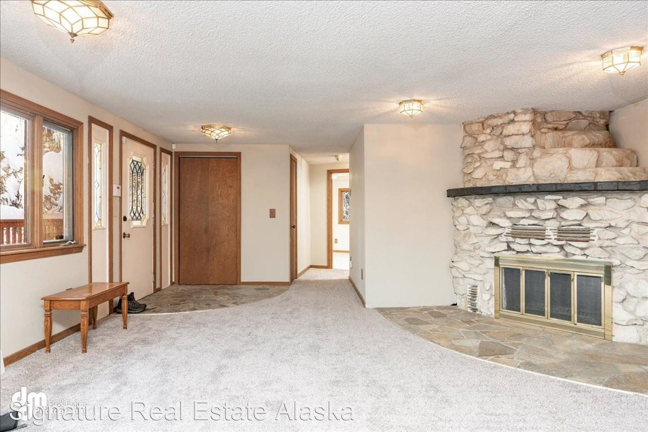 7634 Wandering Dr - Photo 3 of 32