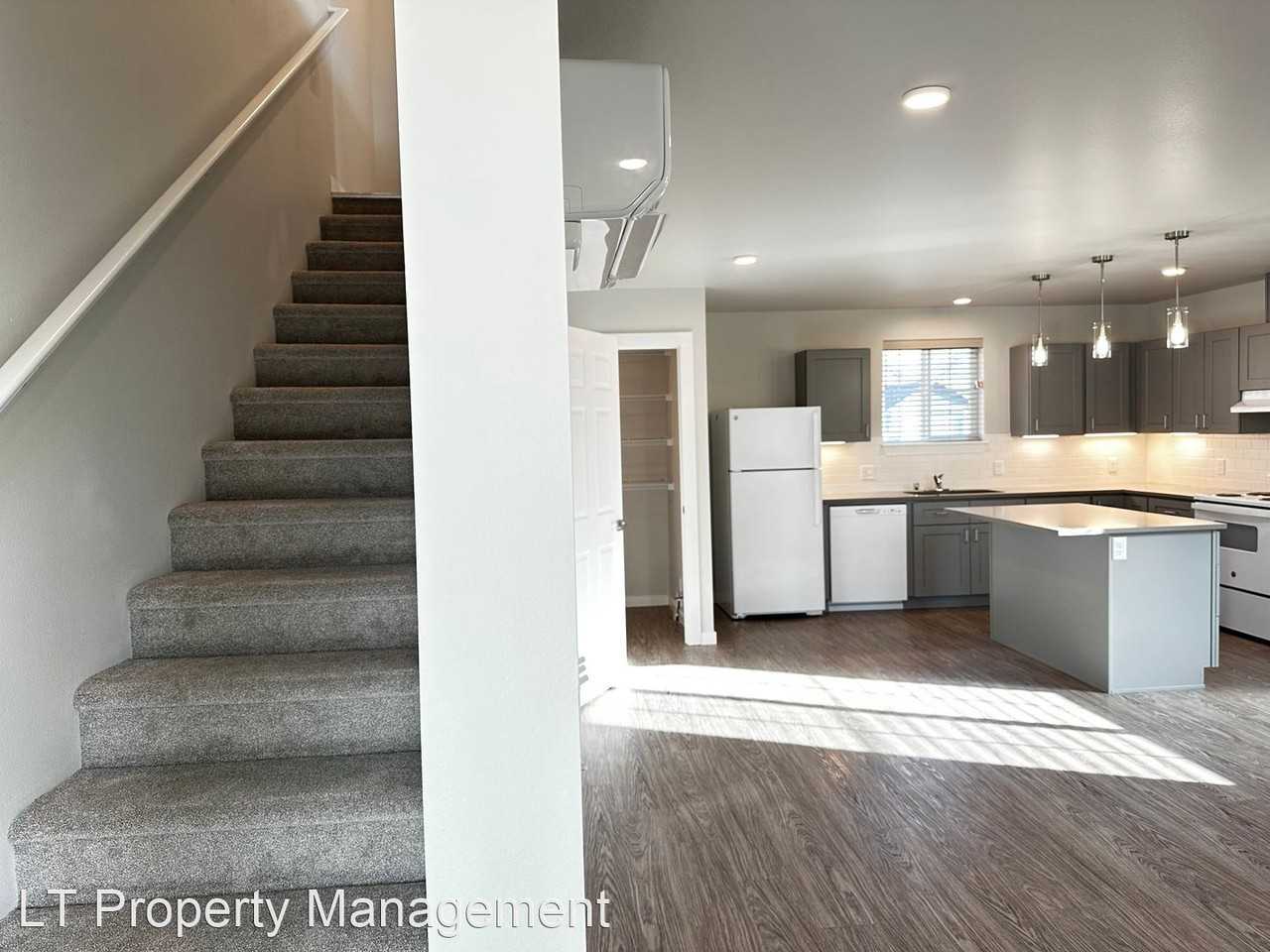 1924 N Wall - Photo 3 of 17